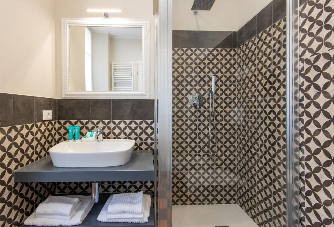 Aqualago Casa Vacanze - Apartament B Verbania Buitenkant foto