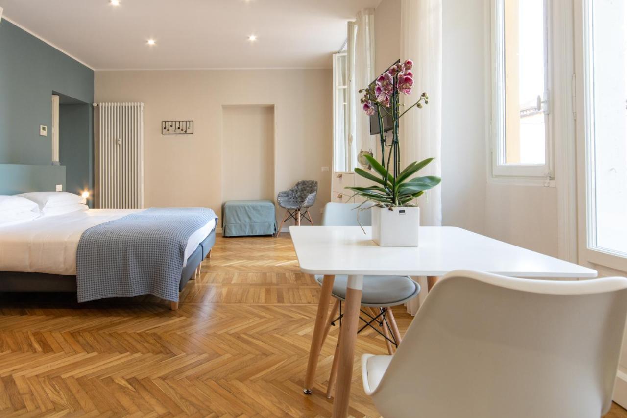Aqualago Casa Vacanze - Apartament B Verbania Buitenkant foto